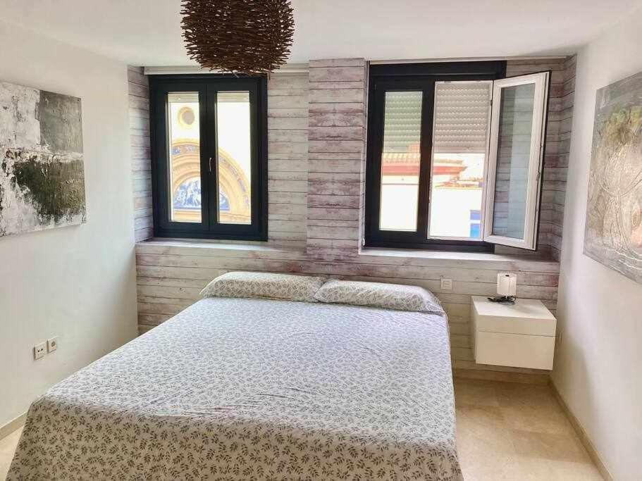 Apartamento Atico Triplex En Pleno Triana Sevilla Exterior foto